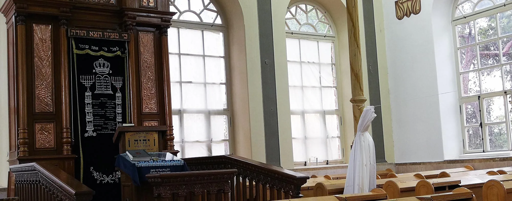 פנים בית הכנסת - תמונה 3